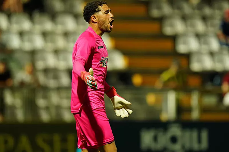 إجراءات الأهلي لتسجيل حمزة علاء بعد مغادرته بورتيمونينسي