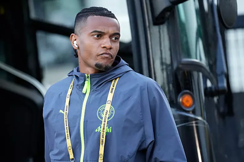 إنتر ميلان ينجز صفقة انتقال أكانجي من مانشستر سيتي