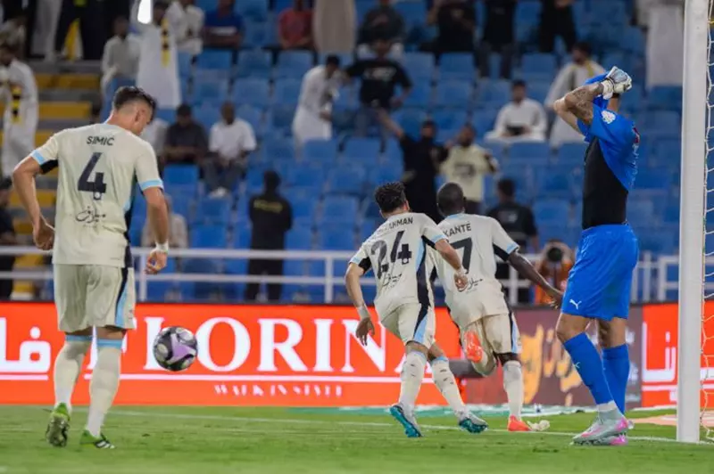 اتحاد جدة يتفوق على النجمة بفوز دراماتيكي في اللحظات الأخيرة