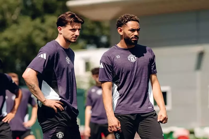 استعادة مانشستر يونايتد لكونيا وماونت قبل مواجهة تشيلسي المهمة