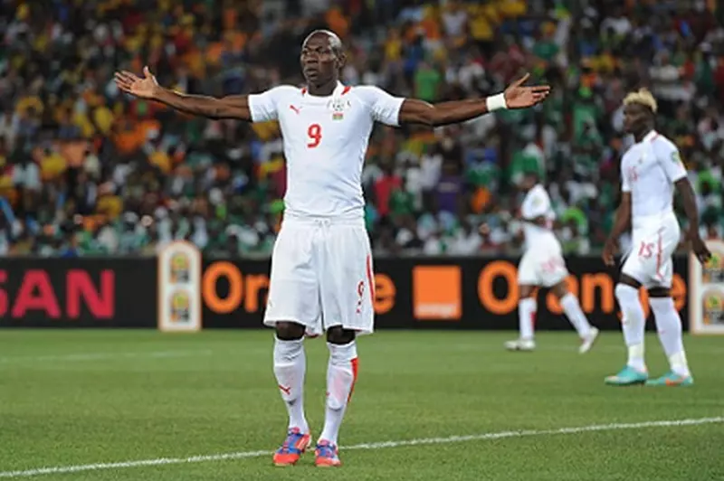 الإستعدادات والتحديات: مواجهة مصر في عيون الهداف التاريخي لبوركينا فاسو