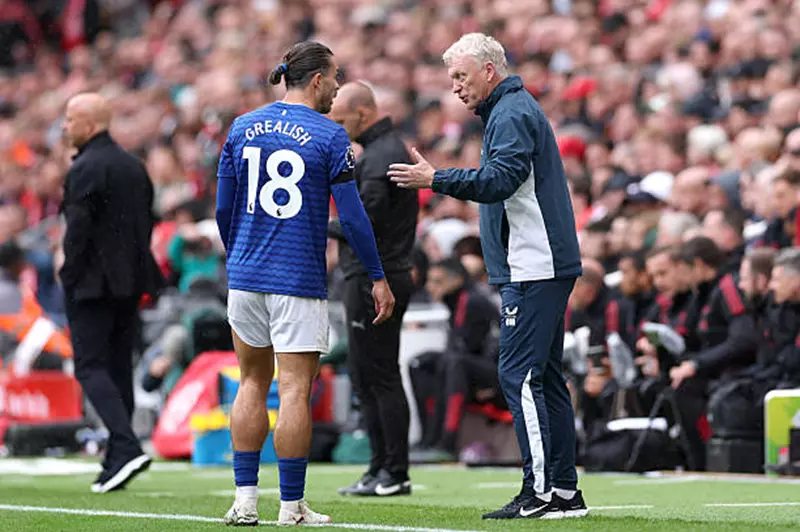 التحليل النفسي لحالة الغضب في رياضة كرة القدم: مدرب إيفرتون نموذجًا