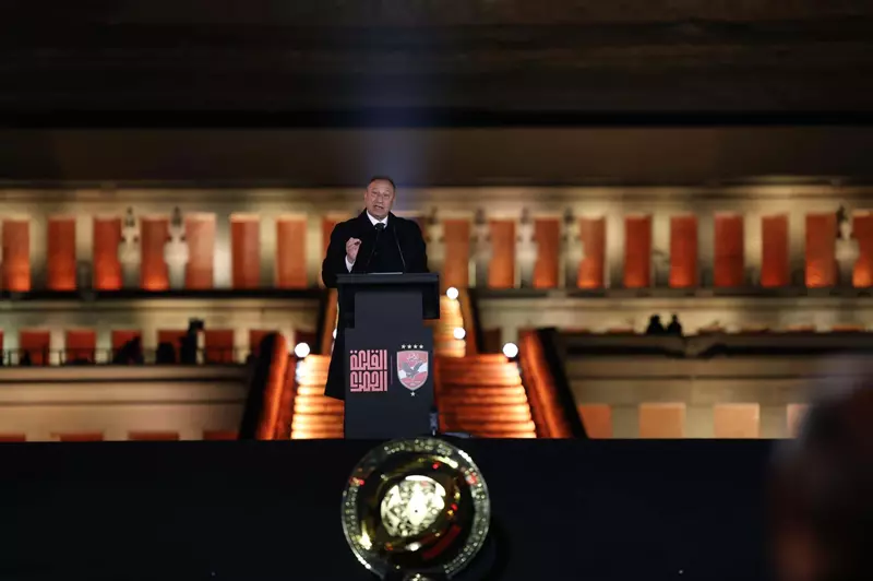 الخطيب يعلن عدم ترشحه في انتخابات الأهلي: قرار تاريخي وتأثيره على مستقبل النادي