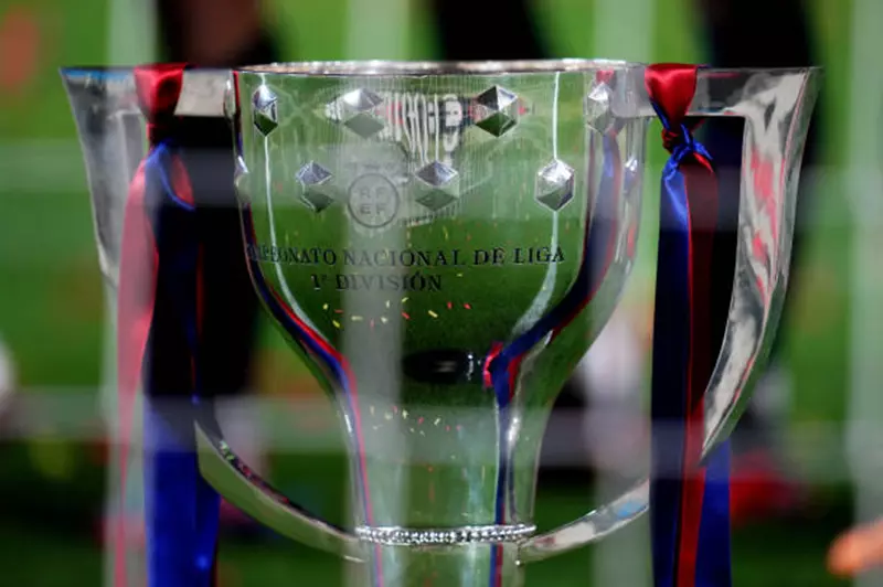 الفجوة المالية بين الدوريات الكبرى: تحليل شامل للاستدامة والفوضى