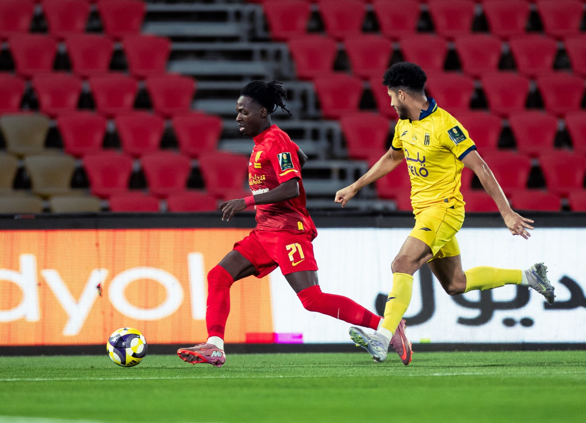 وزير الرياضة يوجّه بالتحقيق في تجاوزات تنظيمية بمباراة العروبة والقادسية