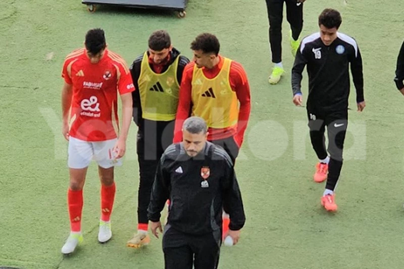 اللغز المستمر: أشرف داري ورحلته نحو تاريخ الأهلي المليء بالتحديات