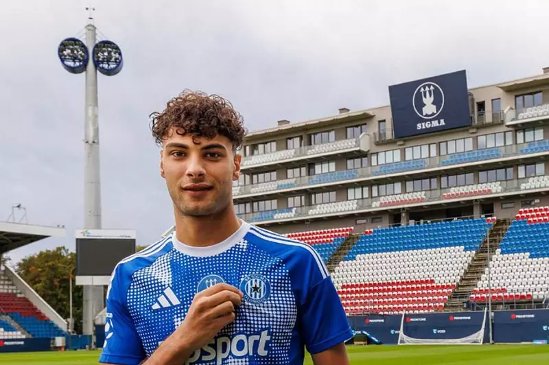 المغامرة الكروية الجديدة: ضم مهاجم الأهلي إلى سيجما أولوموتس في التشيك