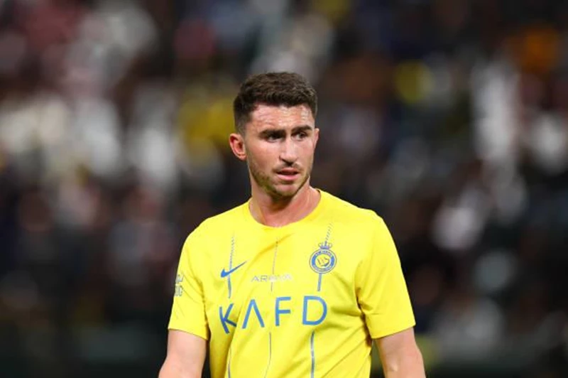 النصر السعودي يتكفل براتب لابورت بعد انتقاله إلى بلباو