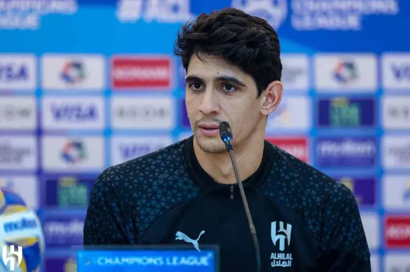 الهلال يعزز صفوفه بصفقة بديل للحارس بونو