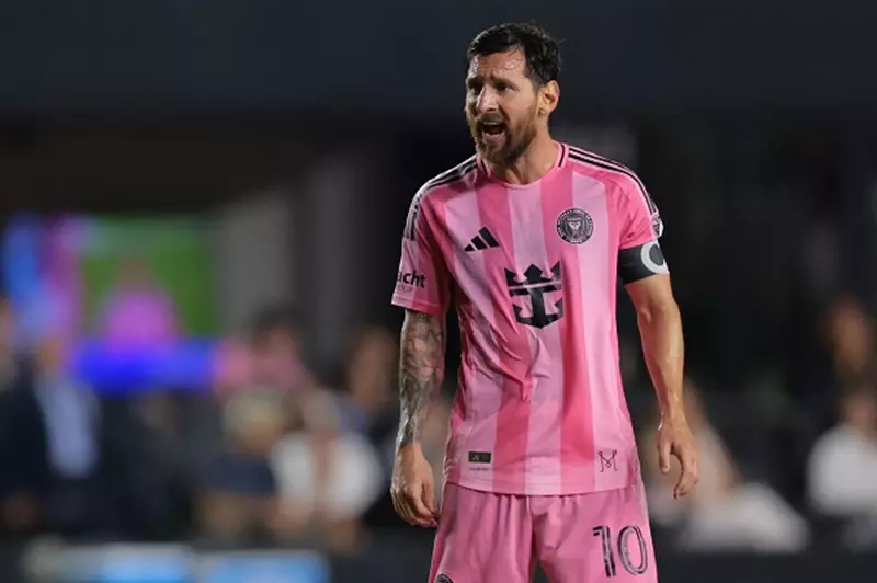 بأسرار الفشل: ميسي يخسر لقب كأس الدوريات بصورة مفاجئة