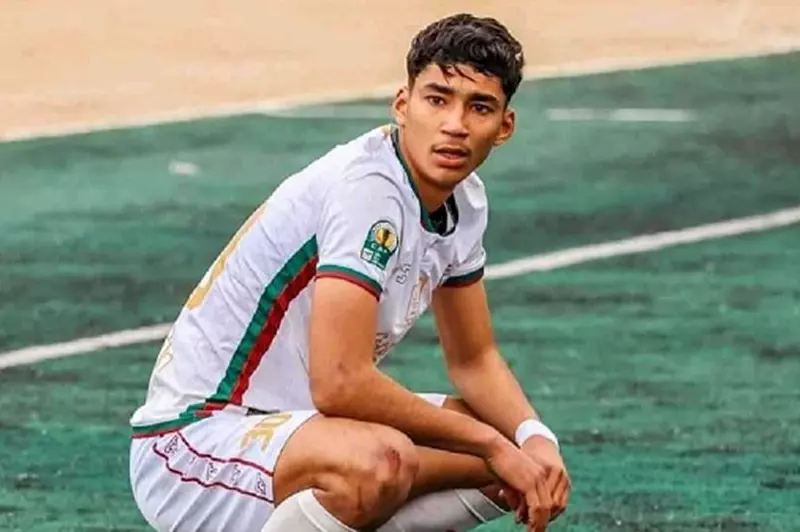 باريس سان جيرمان يتجه لضم خليل العياري بعد المواجهة المصرية