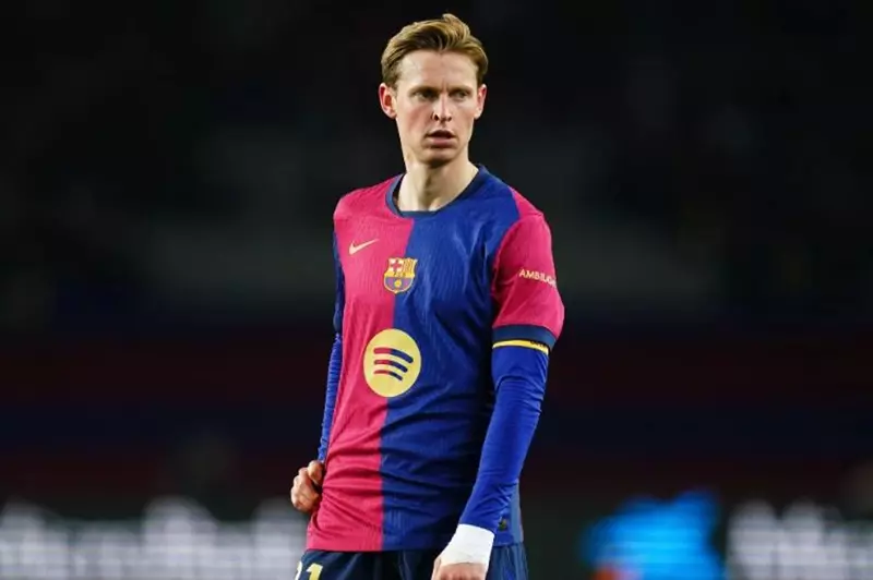 برشلونة يسعى لتجديد عقد دي يونج بجهود مكثفة