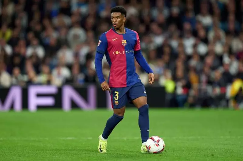 برشلونة يعلن تفاصيل إصابة اللاعب أليخاندرو بالدي