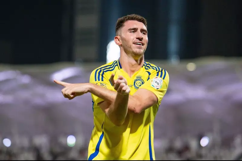 بلباو يراهن على صفقة لابورت رغم عقبات فيفا