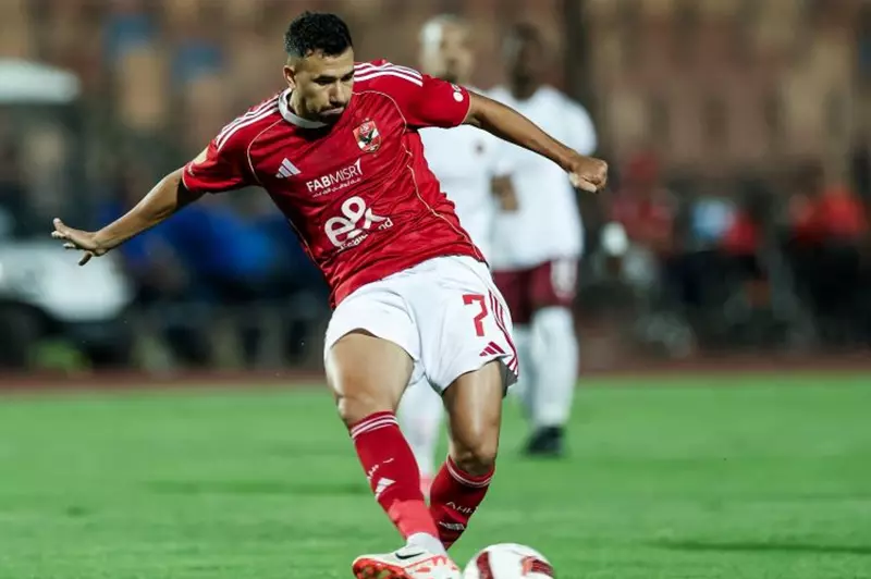 تألق تريزيجيه: جماهير الأهلي ودعمها القوي في مواجهة سيراميكا