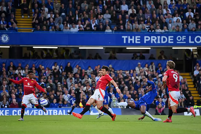 تاريخ 120 عامًا من الصراعات: تحليل مباراة مانشستر يونايتد أمام تشيلسي