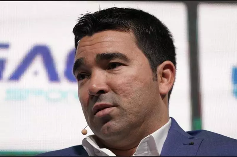 تحليل شامل لانتقالات برشلونة: تجديد دي يونج ورحيل ليفاندوفسكي