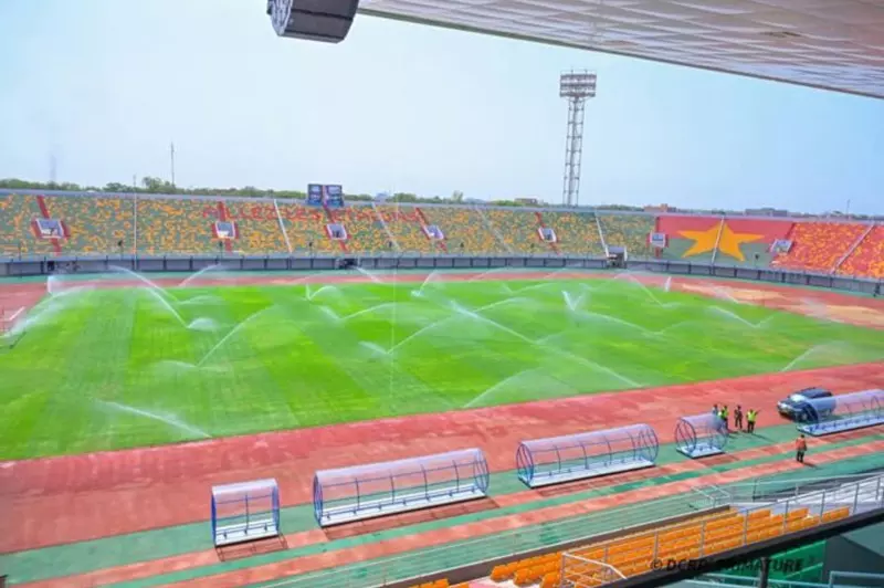 تحولات ملعب مباراة بوركينا فاسو ومصر: دراسات في تأثير العوامل البيئية والاجتماعية