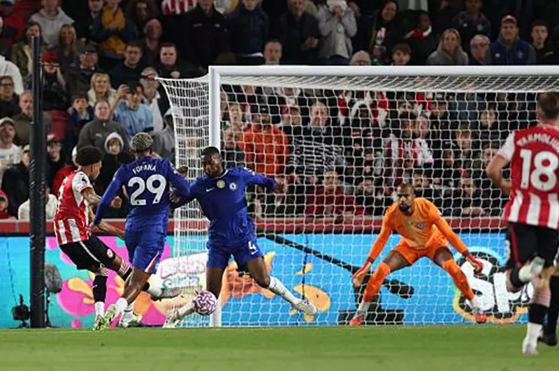 ترتيب الدوري الإنجليزي: تأثير تعادل تشيلسي على الصدارة في لندن