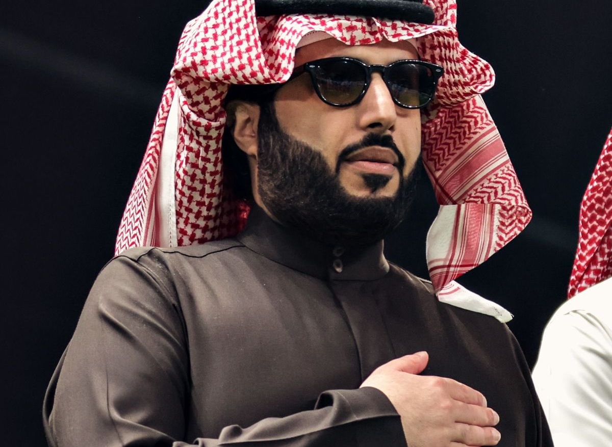 تركي آل الشيخ يرد على الشائعات: لا صفقة لشراء بريستول سيتي