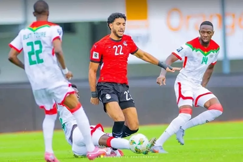 تشخيص إصابة مرموش: كدمة في الركبة وأثرها على منتخب مصر