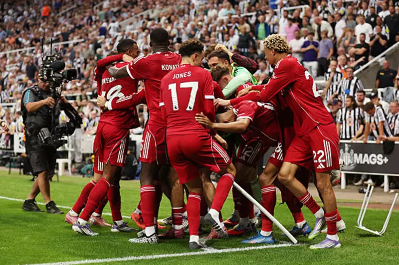 تشكيلة ليفربول في دوري أبطال أوروبا: إيزاك حاضر وكييزا غائب