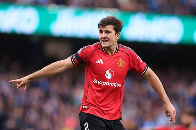 تشكيلة مانشستر يونايتد أمام تشيلسي: غياب ماجواير وتأثيره على المباراة