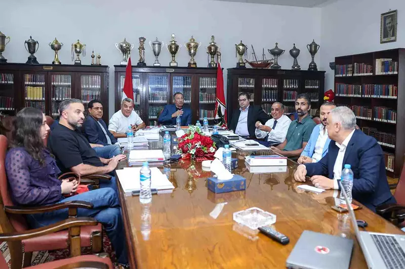 تطورات مثيرة في الأهلي: ملف يلا كورة ومفاجآت الخطيب وتمرد شيكو بانزا