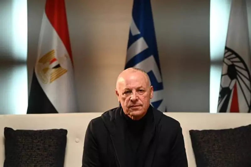 تهنئة أبو ريدة للاعبي منتخب مصر قبل المونديال العالمي