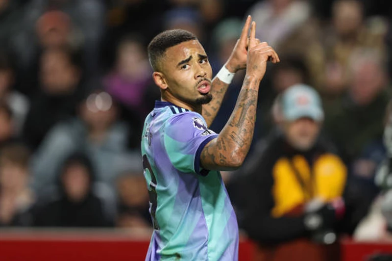 توجهات سوق الانتقالات: تأثير انخفاض سعر جابرييل جيسوس على فريقه