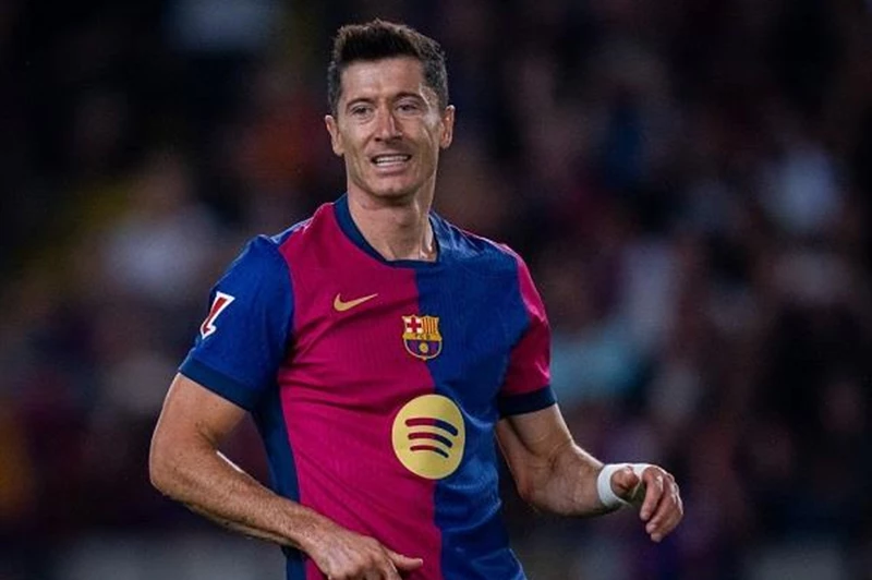 توريس وتأثيره على وضع ليفاندوفسكي في برشلونة