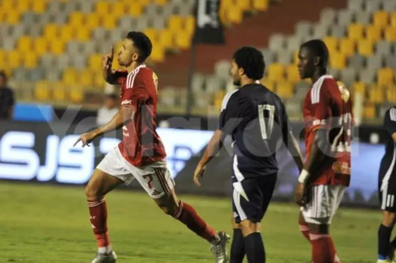 توضيحات جديدة حول إشارة تريزيجيه لجماهير الأهلي