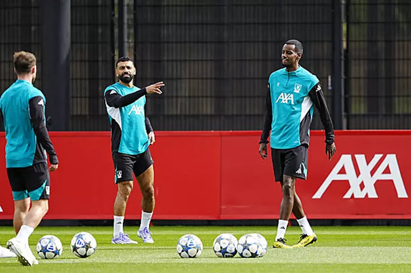 توقعات تشكيل ليفربول أمام أتلتيكو مدريد بمشاركة صلاح وإيزاك