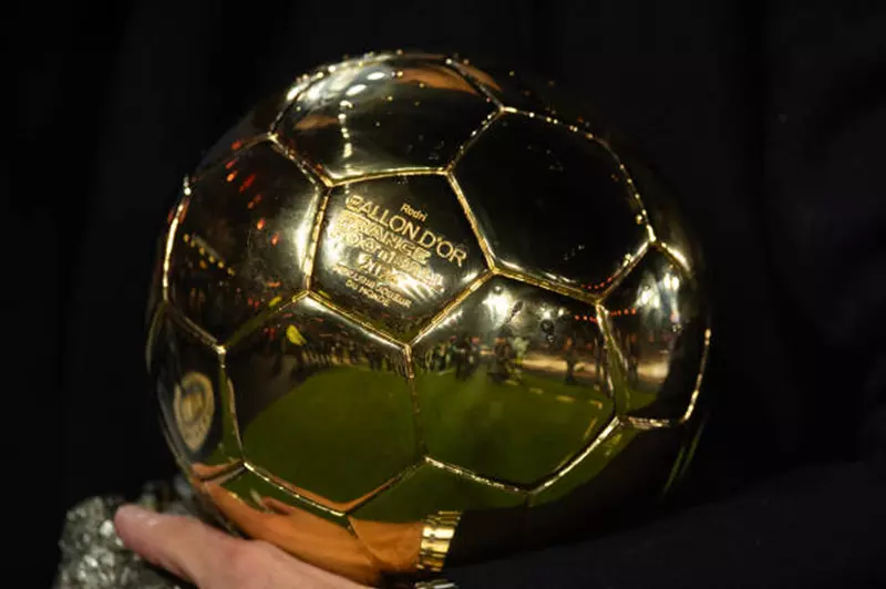 خماسي باريس سان جيرمان يغيب عن حفل الكرة الذهبية 2025 بسبب تضارب المواعيد