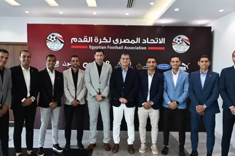 دور التحكيم في تطوير كرة القدم العالمية وفق معايير فيفا