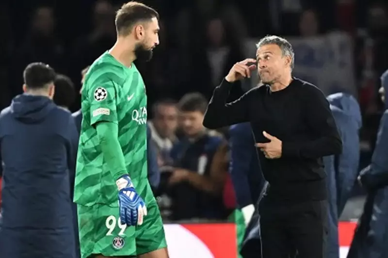 دور العلاقات الاحترافية في اتخاذ قرارات المدربين في كرة القدم