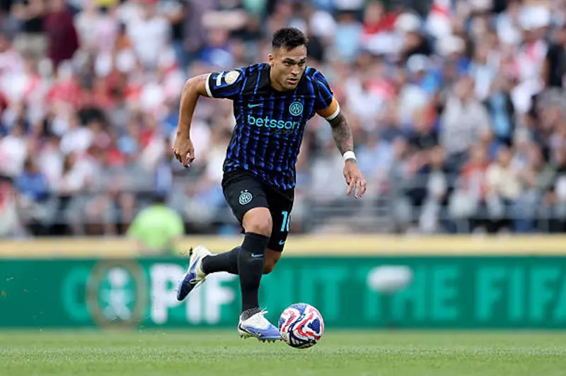 دوري أبطال أوروبا: الغموض يحيط بمشاركة لاوتارو مارتينيز ضد أياكس