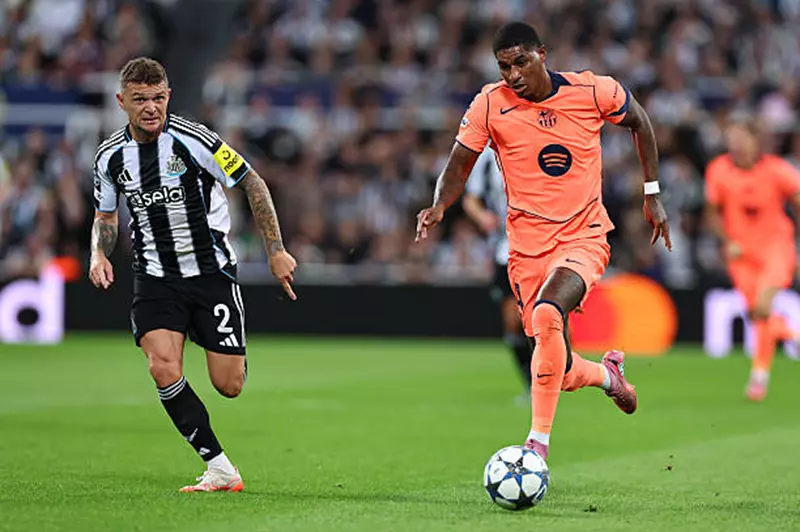 راشفورد يتألق بثنائية في انتصار برشلونة على نيوكاسل