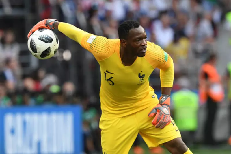 ستيف مانداندا: قصة اعتزال بطل عالمي في كرة القدم