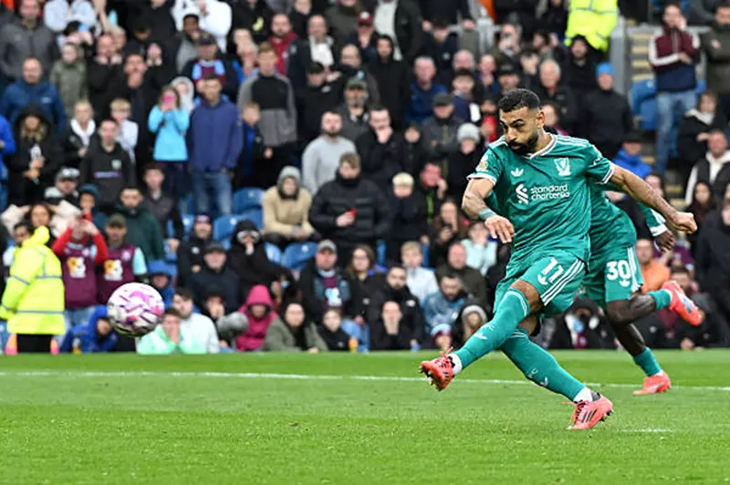 صلاح يتفوق على الكبار في سجل الهدافين التاريخيين للدوري الإنجليزي