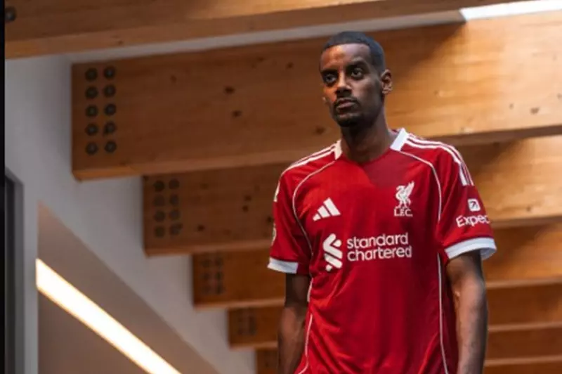 صنع التاريخ معًا: إيزاك يترك نيوكاسل نحو ليفربول