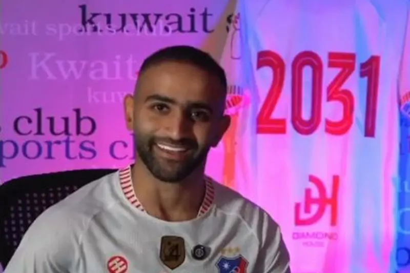 عموري يجدد عقده مع الكويت الكويتي برقم 10 في صفقة مثيرة