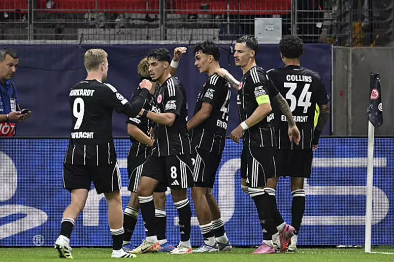 فرانكفورت يحصد انتصاره على جالاتا سراي في دوري الأبطال