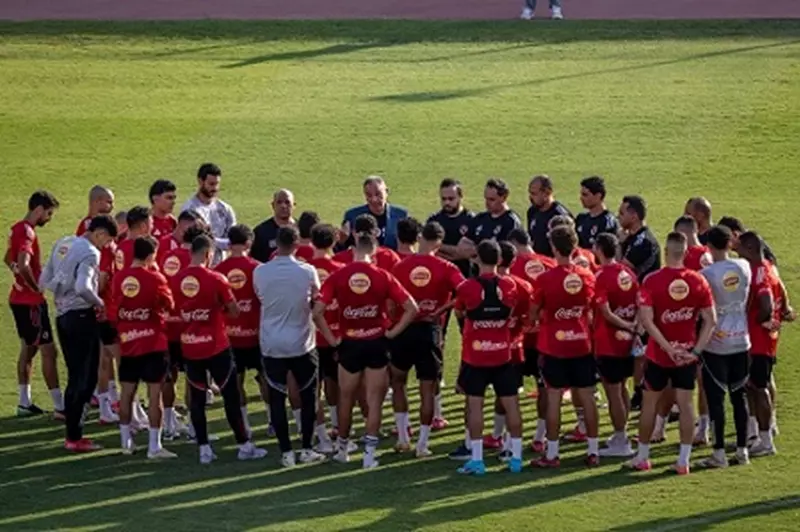 قصة فيتوريا وسانتوس: كواليس مفاوضات الأهلي لمدرب جديد