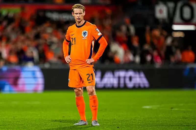 كومان يؤكد: إصابة دي يونج ليست خطيرة وآمال التعافي المبكر