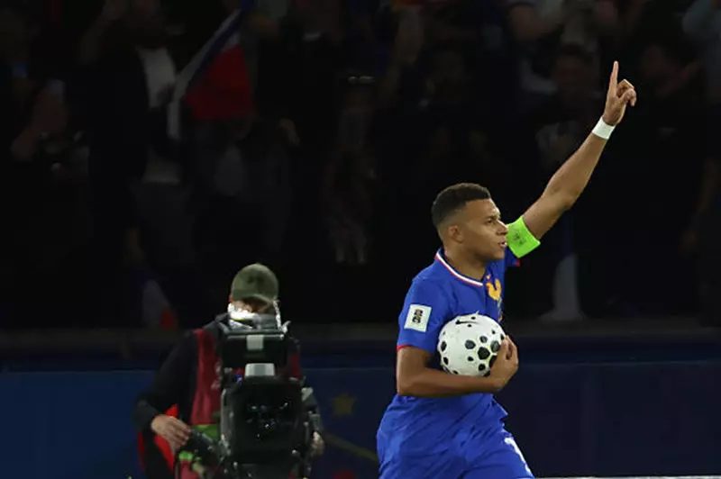 مبابي يتجاوز هنري ويقترب من صدارة الهدافين التاريخيين لفرنسا