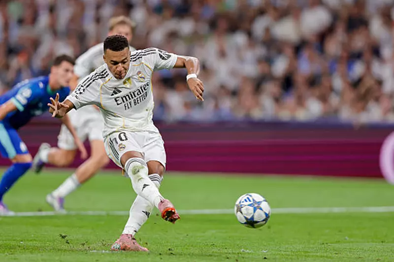 مبابي يتحدث عن روح دوري الأبطال بعد انتصار مارسيليا المثير