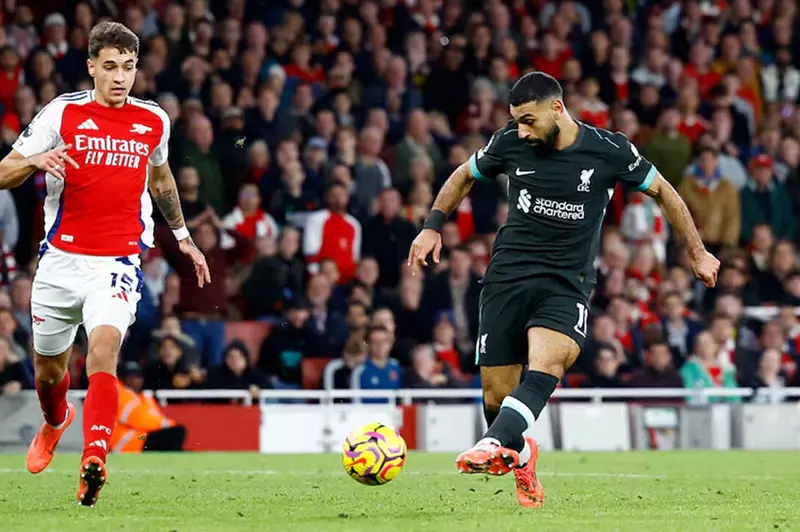 محمد صلاح يتألق في سباق “هدف الشهر” مع ليفربول