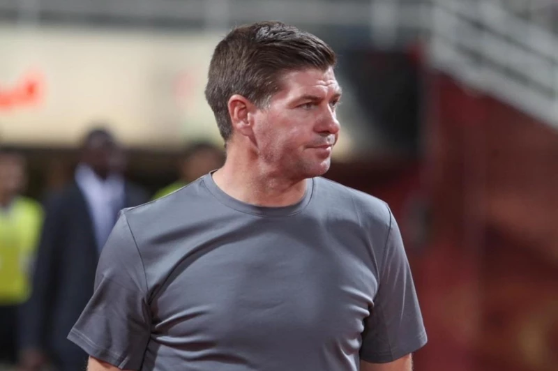 مستقبل جيرارد في دوري الدرجة الأولى الإنجليزي: فرص وتحديات التدريب