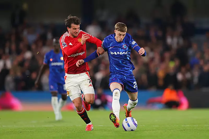 موعد والقناة الناقلة لمباراة مانشستر يونايتد وتشيلسي بالدوري الإنجليزي الممتاز